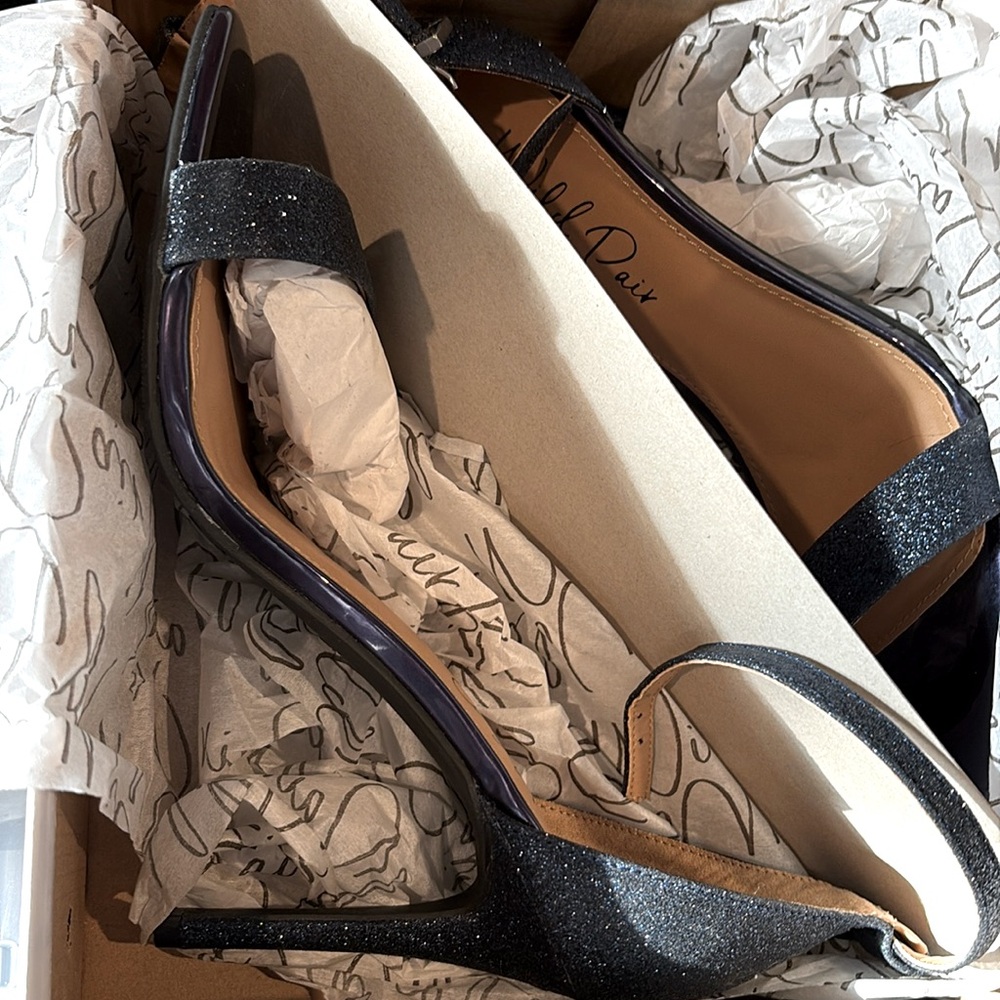 NIB [Wild Pair] Bethie Navy Ankle Strap Slip Resistant Stilettos Womens 7.5 or 9 - Picture 11 of 12